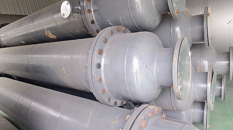 Methanol condenser