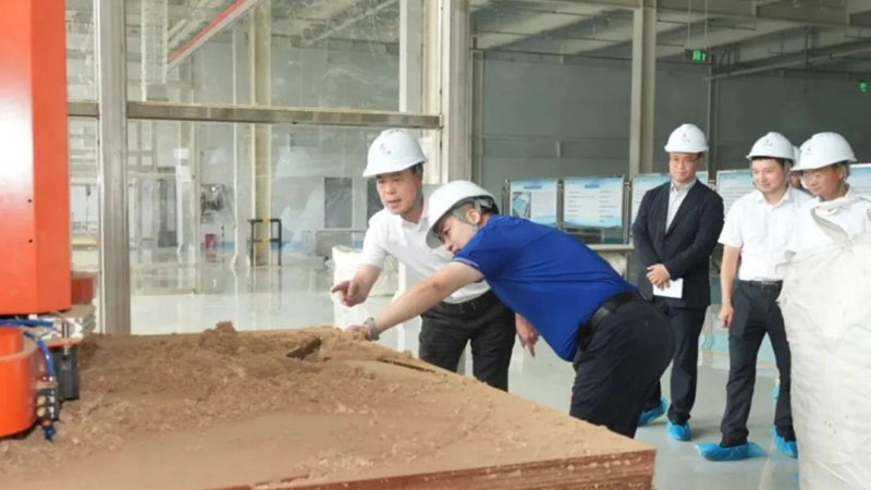 Zhang Zuolin supervises pre holiday safety production work: weaving dense safety protection nets for National Day, Mid Autumn Festival holidays