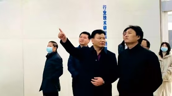 The National Plastic Pollution Control Supervision Group from Hunan Province is here to guide our work