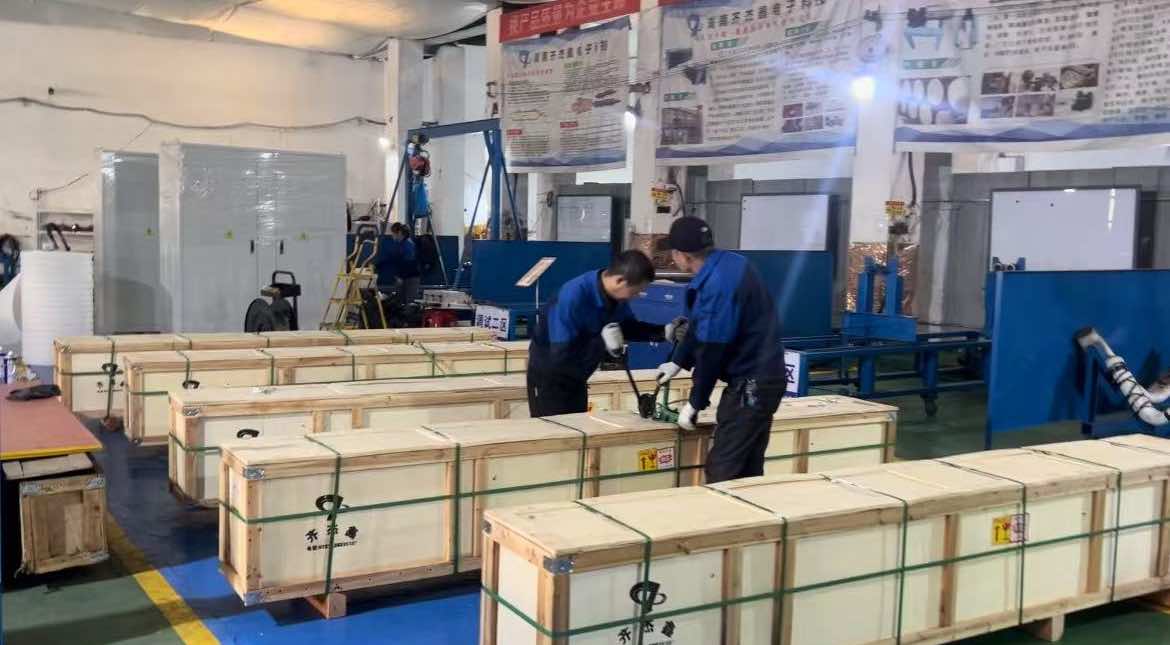 Send 14 electromagnetic heating high-temperature rollers to customers in Guangdong