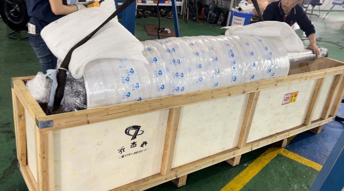 Electromagnetic heating roller sent to Zhejiang