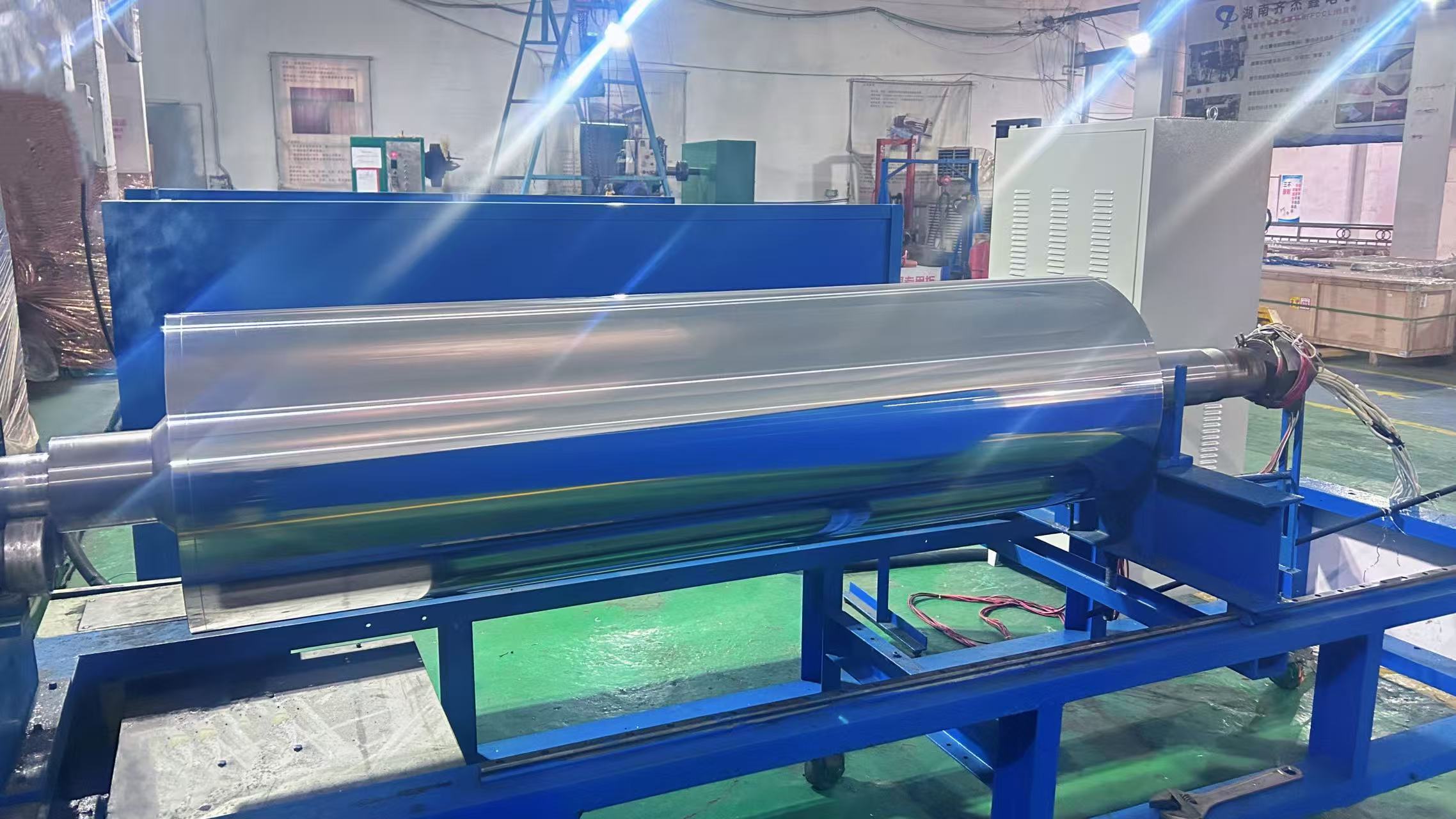 Electromagnetic heating roller - temperature rise debugging in progress Electromagnetic heating roller - temperature rise debugging in progress